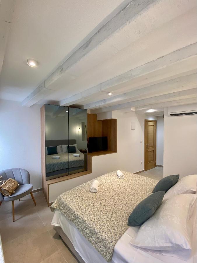 House Malena - Rooms Vis Exterior foto